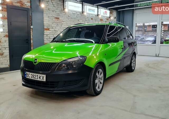 Зеленый Шкода Фабия, объемом двигателя 1.39 л и пробегом 357 тыс. км за 3200 $, фото 1 на Automoto.ua