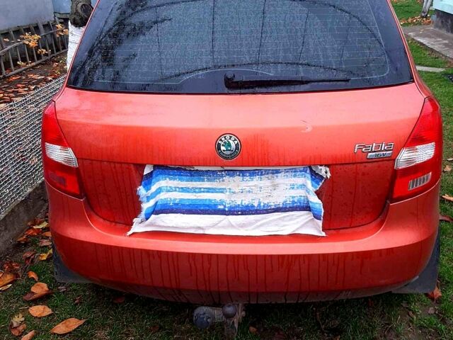 Оранжевый Шкода Фабия, объемом двигателя 1.4 л и пробегом 247 тыс. км за 3490 $, фото 1 на Automoto.ua