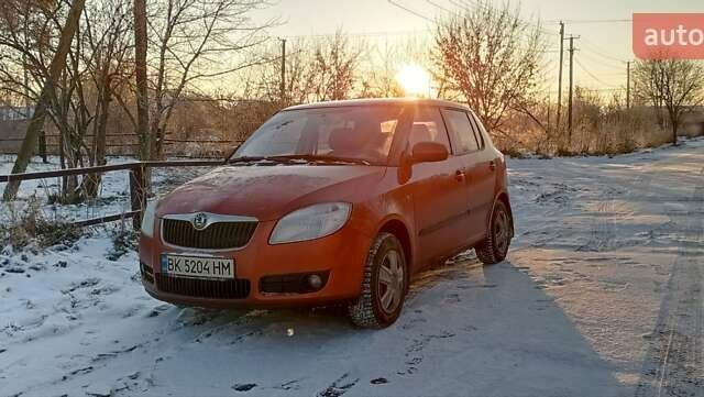 Оранжевый Шкода Фабия, объемом двигателя 1.41 л и пробегом 170 тыс. км за 5400 $, фото 1 на Automoto.ua