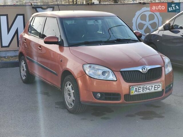 Оранжевый Шкода Фабия, объемом двигателя 1.39 л и пробегом 265 тыс. км за 4200 $, фото 1 на Automoto.ua
