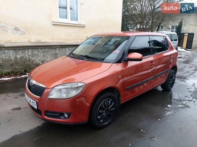 Помаранчевий Шкода Фабія, об'ємом двигуна 1.6 л та пробігом 325 тис. км за 3450 $, фото 1 на Automoto.ua