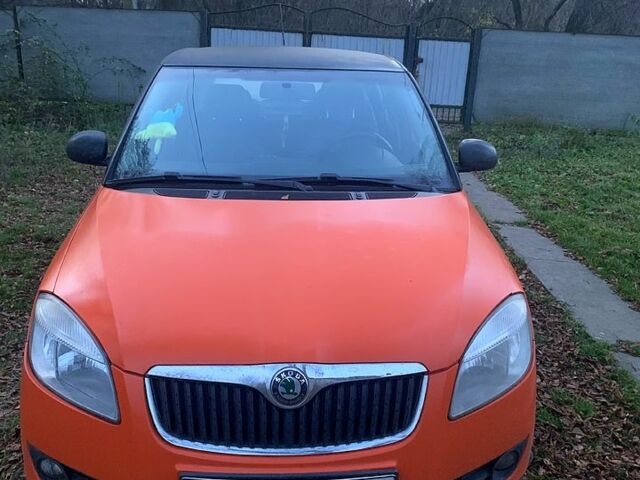 Помаранчевий Шкода Фабія, об'ємом двигуна 1.4 л та пробігом 0 тис. км за 2300 $, фото 1 на Automoto.ua