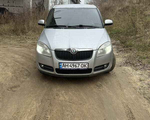 Оранжевый Шкода Фабия, объемом двигателя 1.2 л и пробегом 250 тыс. км за 3500 $, фото 1 на Automoto.ua