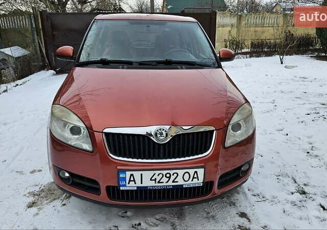 Оранжевый Шкода Фабия, объемом двигателя 1.6 л и пробегом 213 тыс. км за 5800 $, фото 1 на Automoto.ua