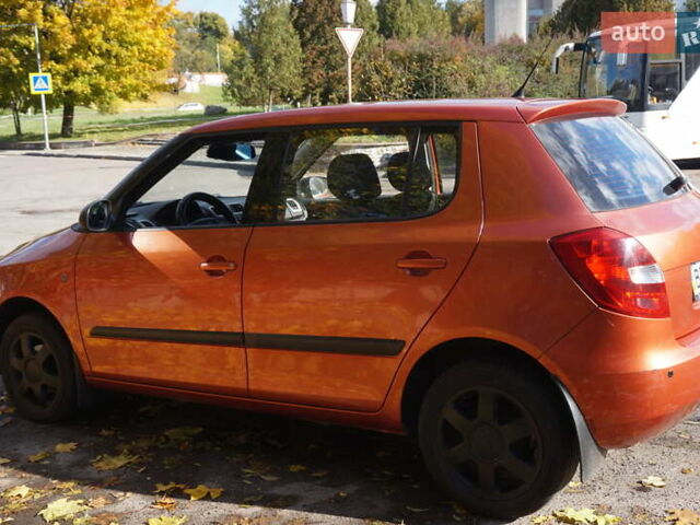 Шкода Фабия 2008 в Львове на Automoto.ua Оранжевый Шкода Фабия, объемом двигателя 1.39 л и пробегом 158 тыс. км за 6200 $, фото 1 на Automoto.ua