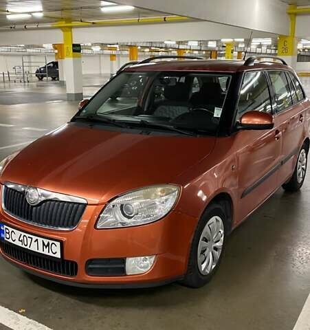 Оранжевый Шкода Фабия, объемом двигателя 1.39 л и пробегом 227 тыс. км за 5800 $, фото 1 на Automoto.ua
