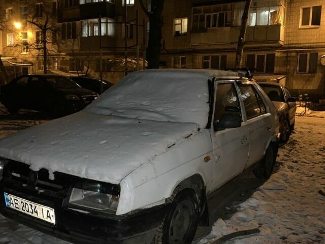 Білий Шкода Фаворит, об'ємом двигуна 1.3 л та пробігом 2 тис. км за 346 $, фото 1 на Automoto.ua