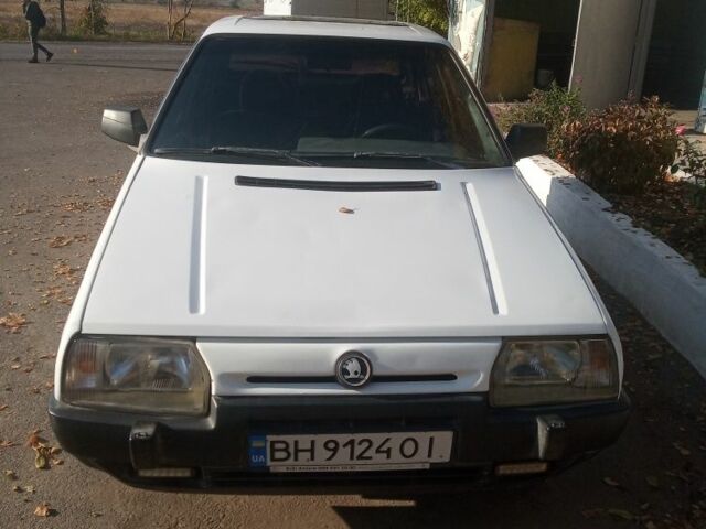 Белый Шкода Фаворит, объемом двигателя 1.3 л и пробегом 191 тыс. км за 34000 $, фото 1 на Automoto.ua