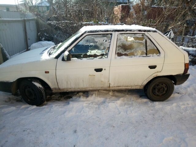 Белый Шкода Фаворит, объемом двигателя 0 л и пробегом 90 тыс. км за 622 $, фото 1 на Automoto.ua