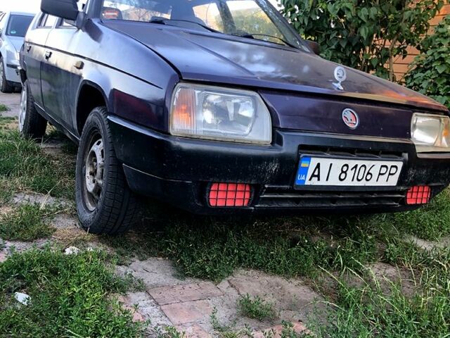 Фиолетовый Шкода Фаворит, объемом двигателя 1.3 л и пробегом 0 тыс. км за 850 $, фото 1 на Automoto.ua