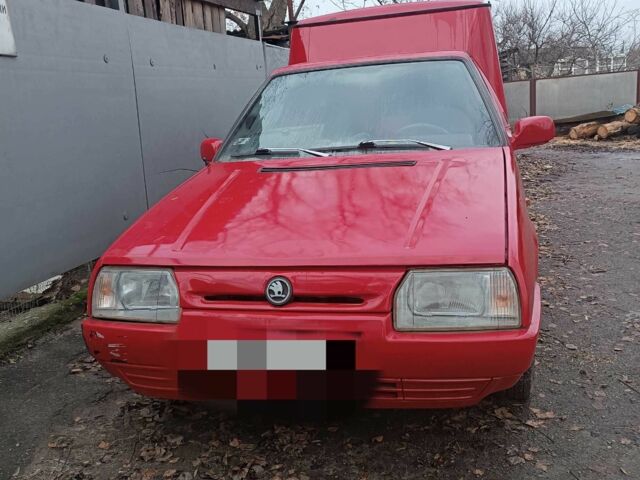 Червоний Шкода Фаворит, об'ємом двигуна 1.3 л та пробігом 2 тис. км за 1600 $, фото 1 на Automoto.ua