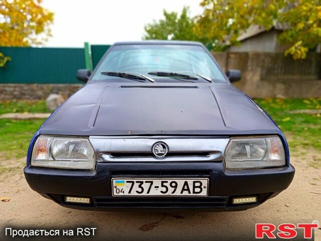 Синій Шкода Фаворит, об'ємом двигуна 1.3 л та пробігом 295 тис. км за 750 $, фото 1 на Automoto.ua