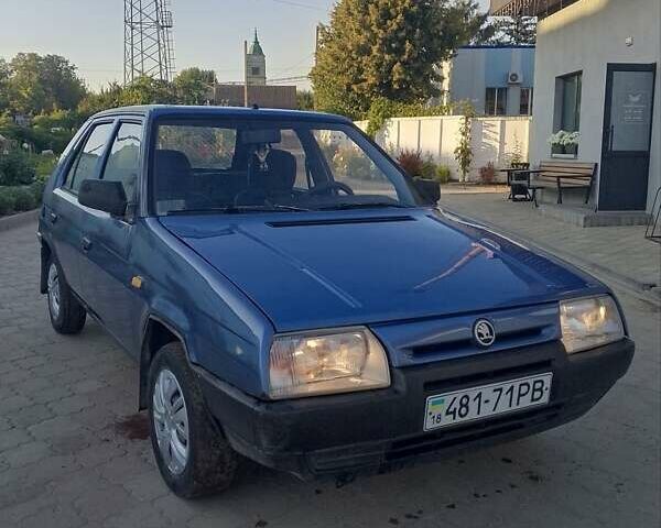 Синий Шкода Фаворит, объемом двигателя 1.28 л и пробегом 179 тыс. км за 1000 $, фото 1 на Automoto.ua