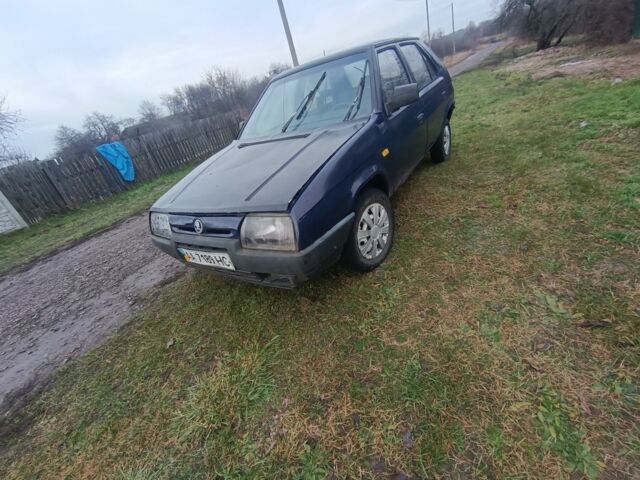 Синий Шкода Фаворит, объемом двигателя 0 л и пробегом 200 тыс. км за 390 $, фото 1 на Automoto.ua