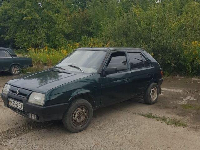 Зеленый Шкода Фаворит, объемом двигателя 1.3 л и пробегом 197 тыс. км за 500 $, фото 1 на Automoto.ua