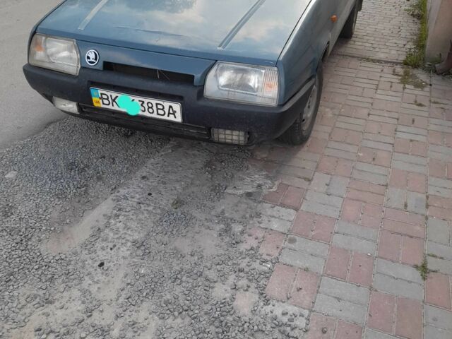 Зеленый Шкода Фаворит, объемом двигателя 1.3 л и пробегом 3 тыс. км за 700 $, фото 1 на Automoto.ua