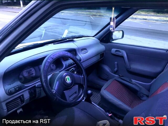 Білий Шкода Феліція, об'ємом двигуна 1.3 л та пробігом 200 тис. км за 1300 $, фото 1 на Automoto.ua