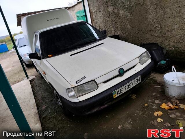 Белый Шкода Фелиция, объемом двигателя 1.3 л и пробегом 250 тыс. км за 900 $, фото 1 на Automoto.ua