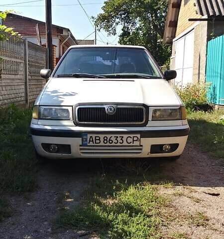 Белый Шкода Фелиция, объемом двигателя 1.29 л и пробегом 244 тыс. км за 2000 $, фото 1 на Automoto.ua