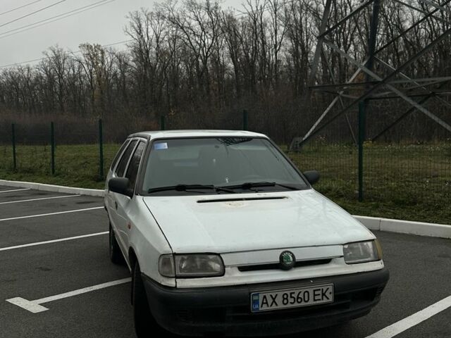 Белый Шкода Фелиция, объемом двигателя 1.3 л и пробегом 724 тыс. км за 953 $, фото 1 на Automoto.ua