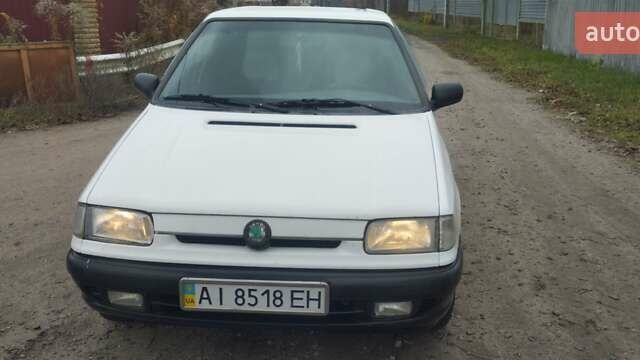 Белый Шкода Фелиция, объемом двигателя 1.29 л и пробегом 400 тыс. км за 1600 $, фото 1 на Automoto.ua