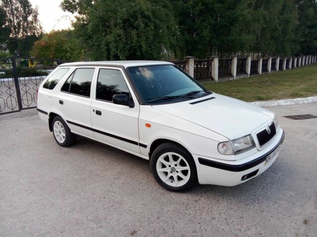 Белый Шкода Фелиция, объемом двигателя 1.3 л и пробегом 204 тыс. км за 1997 $, фото 1 на Automoto.ua
