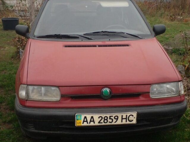 Червоний Шкода Феліція, об'ємом двигуна 1.3 л та пробігом 250 тис. км за 835 $, фото 1 на Automoto.ua