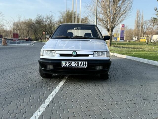 Серый Шкода Фелиция, объемом двигателя 1.3 л и пробегом 308 тыс. км за 1450 $, фото 1 на Automoto.ua