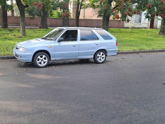 Серый Шкода Фелиция, объемом двигателя 1.3 л и пробегом 300 тыс. км за 1800 $, фото 1 на Automoto.ua