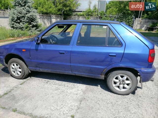 Синий Шкода Фелиция, объемом двигателя 1.6 л и пробегом 350 тыс. км за 1400 $, фото 1 на Automoto.ua