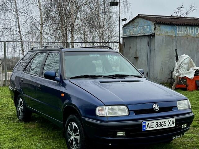 Синий Шкода Фелиция, объемом двигателя 1.6 л и пробегом 195 тыс. км за 2100 $, фото 1 на Automoto.ua