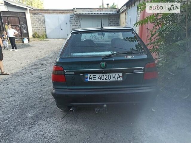 Зеленый Шкода Фелиция, объемом двигателя 1.3 л и пробегом 200 тыс. км за 1700 $, фото 1 на Automoto.ua