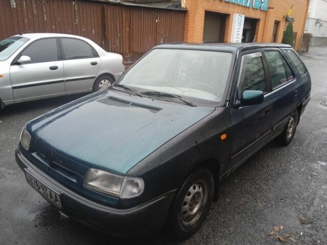 Зеленый Шкода Фелиция, объемом двигателя 0 л и пробегом 137 тыс. км за 600 $, фото 1 на Automoto.ua