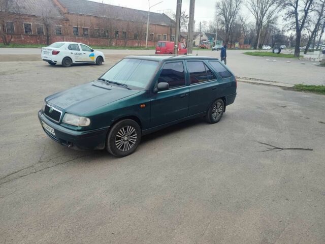 Зеленый Шкода Фелиция, объемом двигателя 1.3 л и пробегом 250 тыс. км за 900 $, фото 1 на Automoto.ua