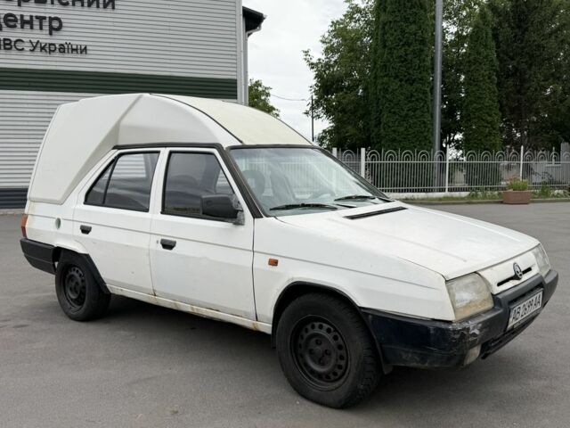 Белый Шкода Форман, объемом двигателя 1 л и пробегом 88 тыс. км за 749 $, фото 1 на Automoto.ua