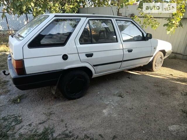 Белый Шкода Форман, объемом двигателя 1.29 л и пробегом 125 тыс. км за 900 $, фото 1 на Automoto.ua