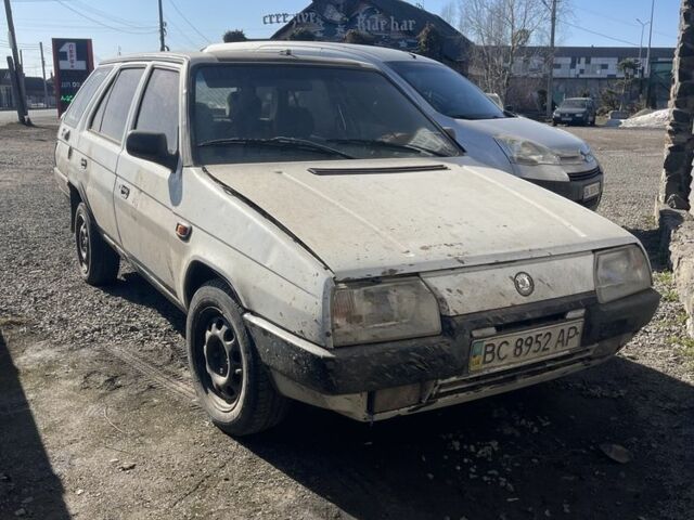 Білий Шкода Форман, об'ємом двигуна 1.3 л та пробігом 300 тис. км за 300 $, фото 1 на Automoto.ua