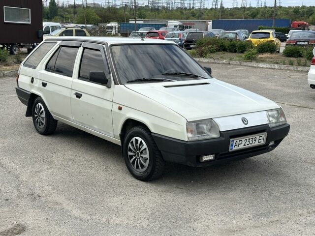 Белый Шкода Форман, объемом двигателя 1.3 л и пробегом 250 тыс. км за 950 $, фото 1 на Automoto.ua