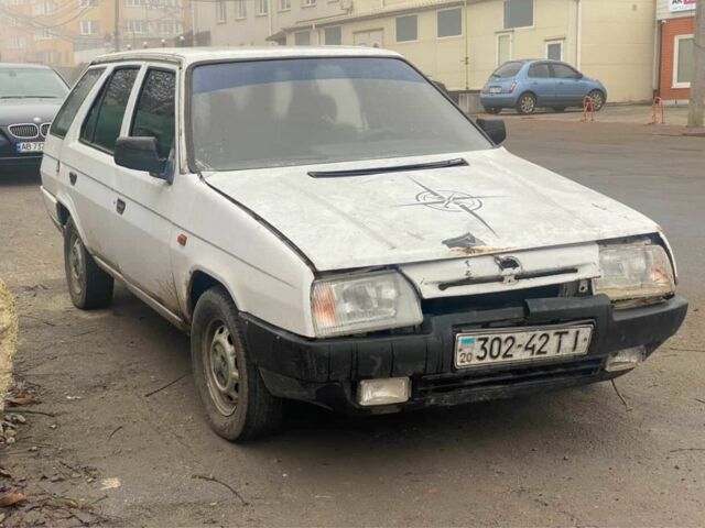 Белый Шкода Форман, объемом двигателя 0 л и пробегом 222 тыс. км за 353 $, фото 1 на Automoto.ua