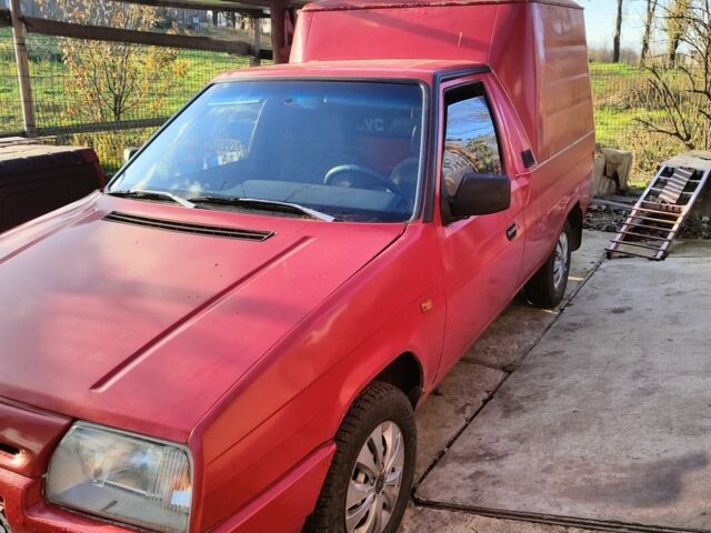 Красный Шкода Форман, объемом двигателя 1.3 л и пробегом 150 тыс. км за 1350 $, фото 1 на Automoto.ua