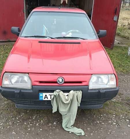 Красный Шкода Форман, объемом двигателя 1.5 л и пробегом 160 тыс. км за 1200 $, фото 1 на Automoto.ua