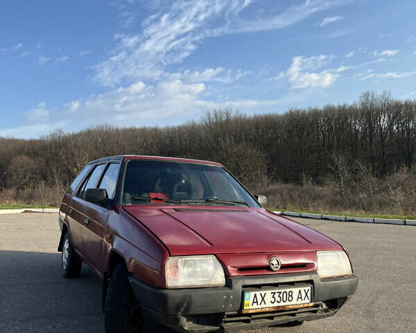 Красный Шкода Форман, объемом двигателя 1.3 л и пробегом 200 тыс. км за 600 $, фото 1 на Automoto.ua