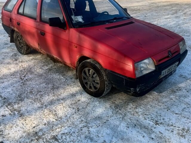 Красный Шкода Форман, объемом двигателя 0 л и пробегом 500 тыс. км за 550 $, фото 1 на Automoto.ua