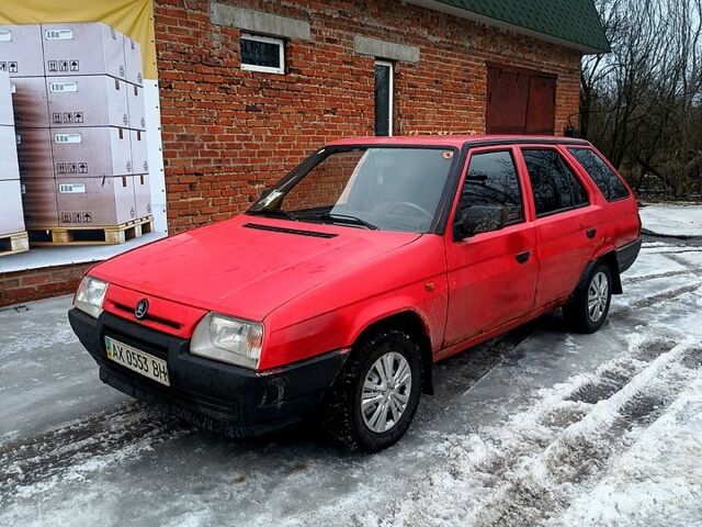 Красный Шкода Форман, объемом двигателя 1.3 л и пробегом 129 тыс. км за 730 $, фото 1 на Automoto.ua