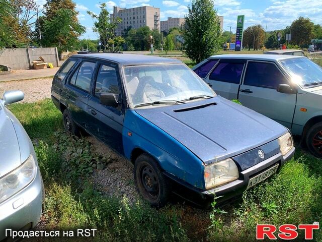 Синій Шкода Форман, об'ємом двигуна 1.3 л та пробігом 100 тис. км за 450 $, фото 1 на Automoto.ua