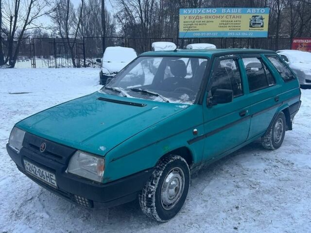 Зелений Шкода Форман, об'ємом двигуна 1.3 л та пробігом 200 тис. км за 800 $, фото 1 на Automoto.ua