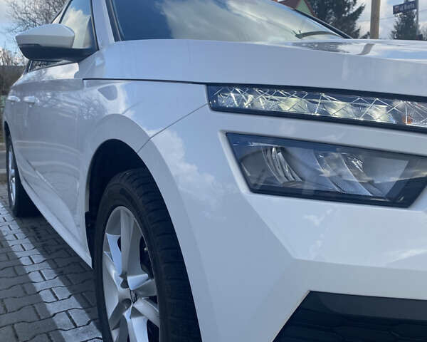 Белый Шкода KAMIQ, объемом двигателя 1.6 л и пробегом 38 тыс. км за 23000 $, фото 1 на Automoto.ua