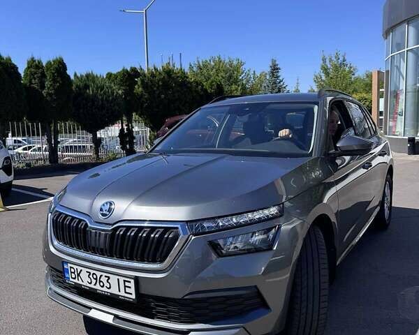 Серый Шкода KAMIQ, объемом двигателя 1.6 л и пробегом 15 тыс. км за 20900 $, фото 1 на Automoto.ua