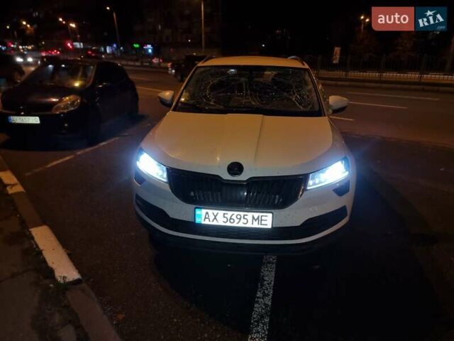 Белый Шкода Karoq, объемом двигателя 1.5 л и пробегом 189 тыс. км за 9999 $, фото 1 на Automoto.ua