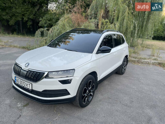 Белый Шкода Karoq, объемом двигателя 1.5 л и пробегом 57 тыс. км за 25000 $, фото 1 на Automoto.ua